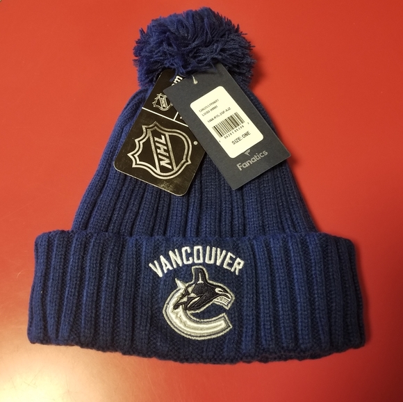 Fanatics Other - SOLD on Mercari Vancouver Canucks Fleece-lined Beanie